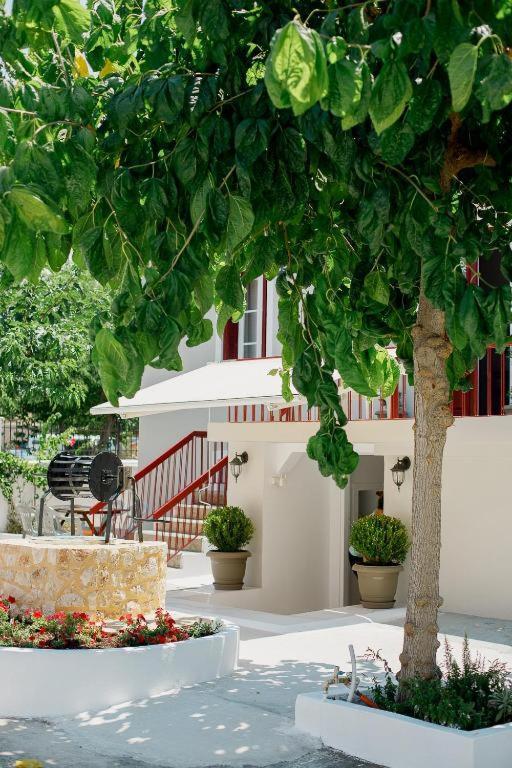 Rooms In Yard Corinth Kültér fotó
